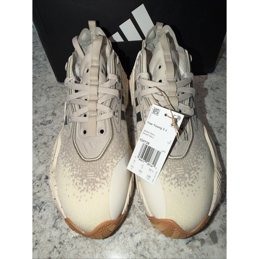 New NNB Adidas Trae Young 3J Beige Mens Boys  Sneaker  Size 6.5 Basketball